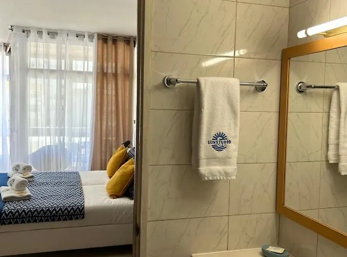 아파트 Sunstudio Tarik Al 포티마오